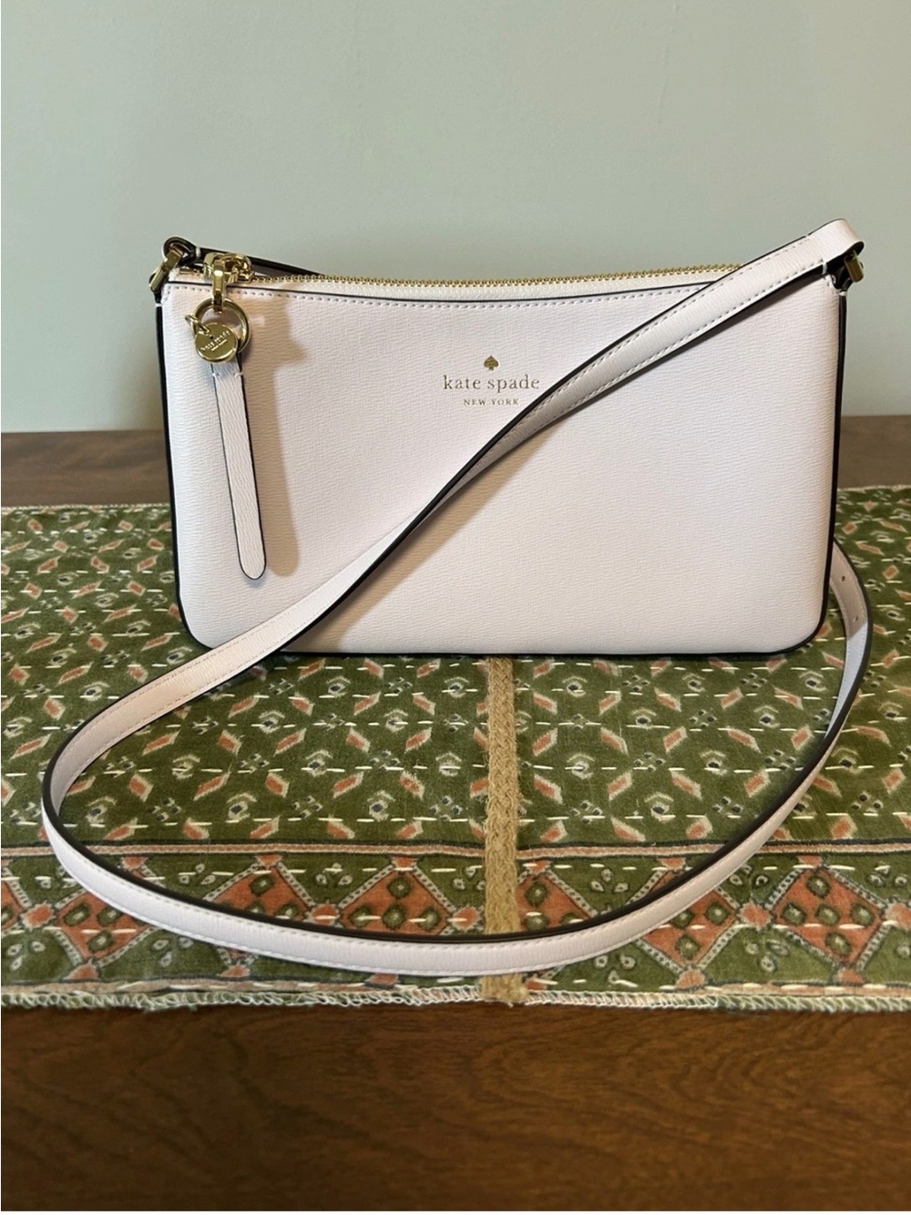 Kate Spade GINNIE Crossbody Pale Amethyst  EUC   6" by 10.5" by 2.5"